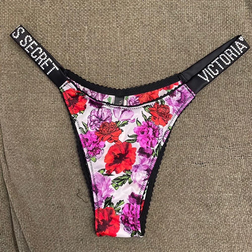 Victoria's Secret Very Sexy Brazilian Thong